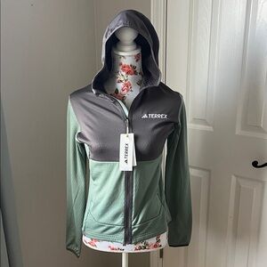 Adidas Terrex Two-Tone zip up jacket Hoodie in Gray and Green